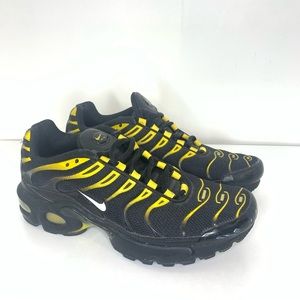 Nike shoes Air max plus black and yellow